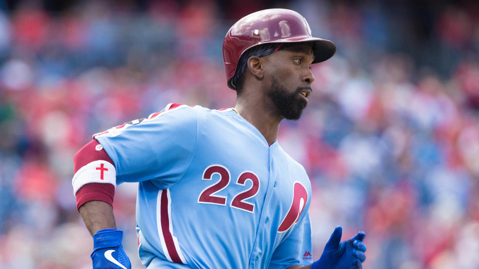 Andrew McCutchen kills in Phillies' throwback jersey