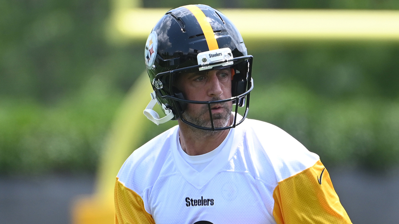 https://www.yardbarker.com/media/b/7/b75a1450cac6ab565ea254020caaab1a556c5f75/thumb_16x9/signing-aaron-rodgers-impacted-vibe-steelers.jpg?v=1