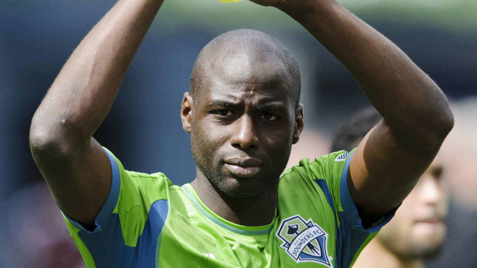Djimi Traore posts blunt six-word reaction after Liverpool loss to PSG ...