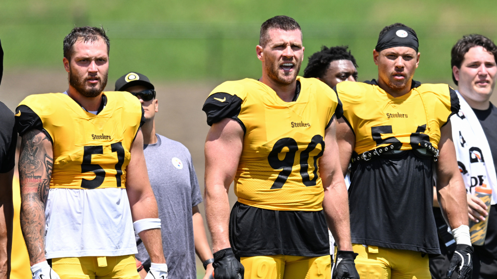 https://www.yardbarker.com/media/b/7/b7d6ca2fd1eadad283fcd2a6f7a80f2b01dc9a74/thumb_16x9/steelers-high-priced-defense-excuse-start-season.jpg?v=1