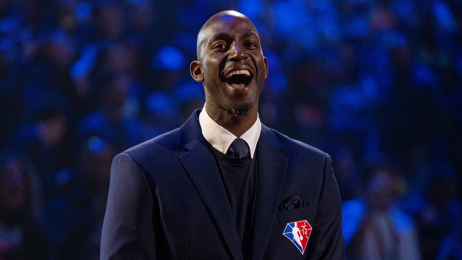 https://www.yardbarker.com/media/b/7/b7fc493b30595b7928c9956dad99636b484c33b9/thumb_16x9/timberwolves-announce-ultimate-honor-kevin-garnett.jpg