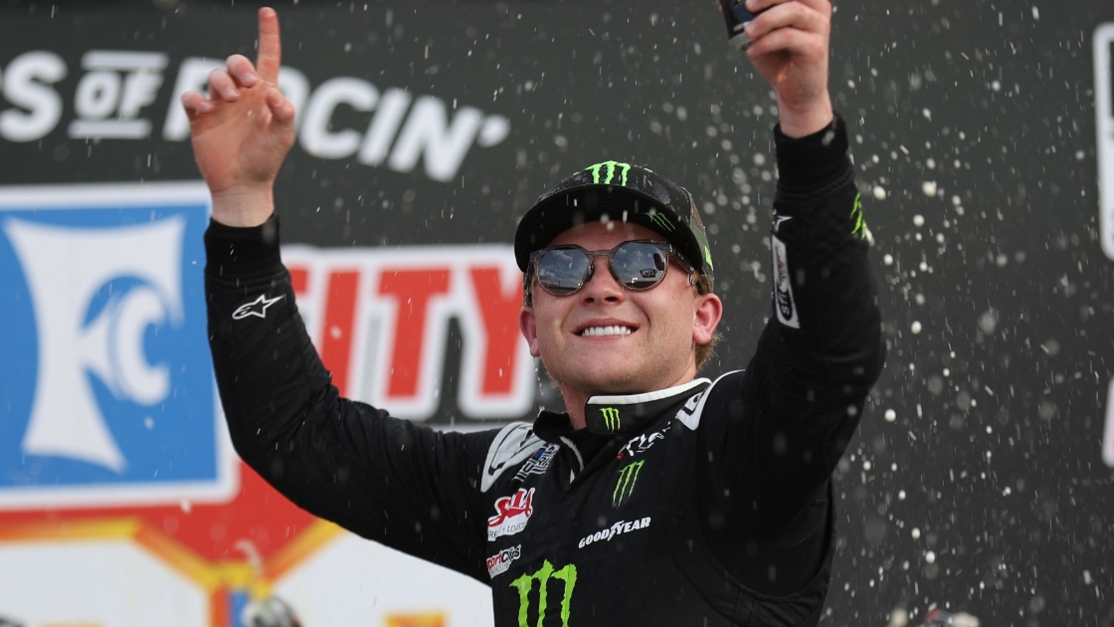 NASCAR insiders react to Ty Gibbs holding off Ryan Blaney for first career Cup win