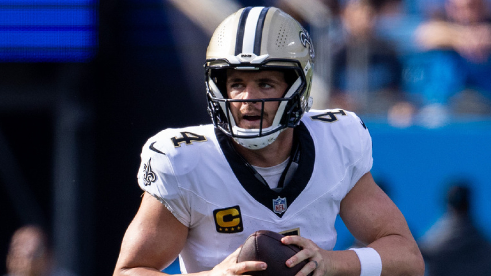 Derek Carr makes stunning profession choice Derek Carr makes stunning profession choice