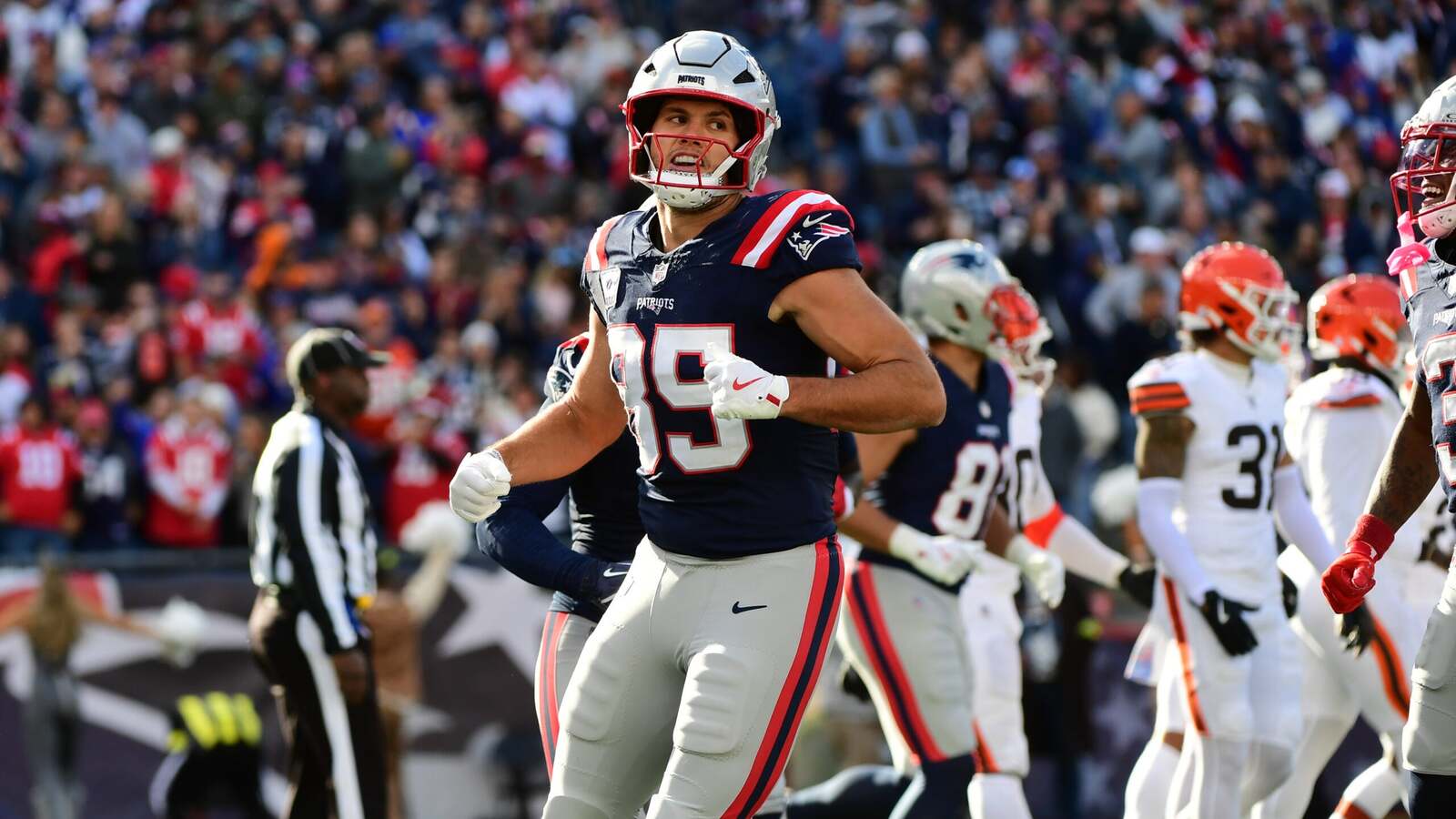 New England Patriots star playmaker aiming to pay it forward for promising rookie the same way his mentor once did