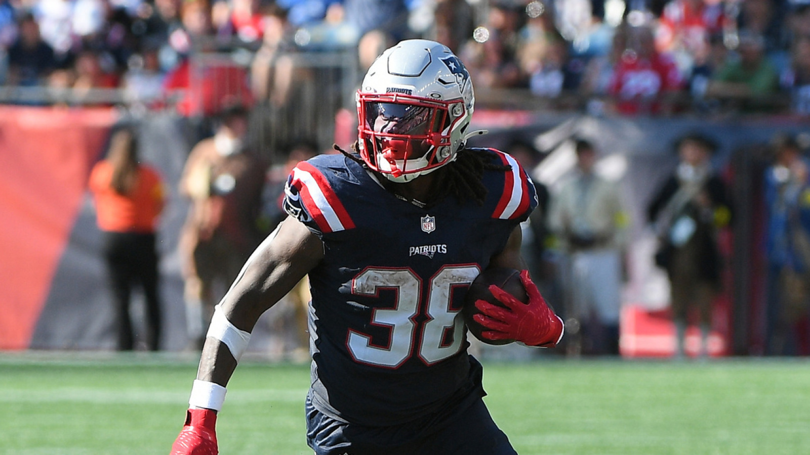 https://www.yardbarker.com/media/b/9/b908286a2933653629d60edf2bc7a7323284f806/thumb_16x9/giants-patriots-present-fantasy-running-back.jpg?v=1