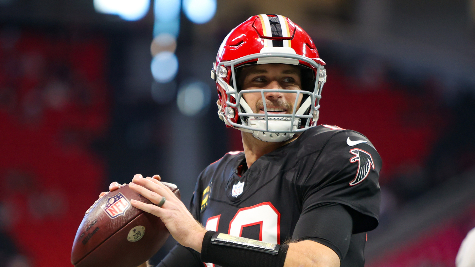 https://www.yardbarker.com/media/b/9/b90d8b1a4b7d15cd0d6391f6d37d9ddf556d5967/thumb_16x9/falcons-expect-cousins-report-minicamp-trade.jpg?v=1