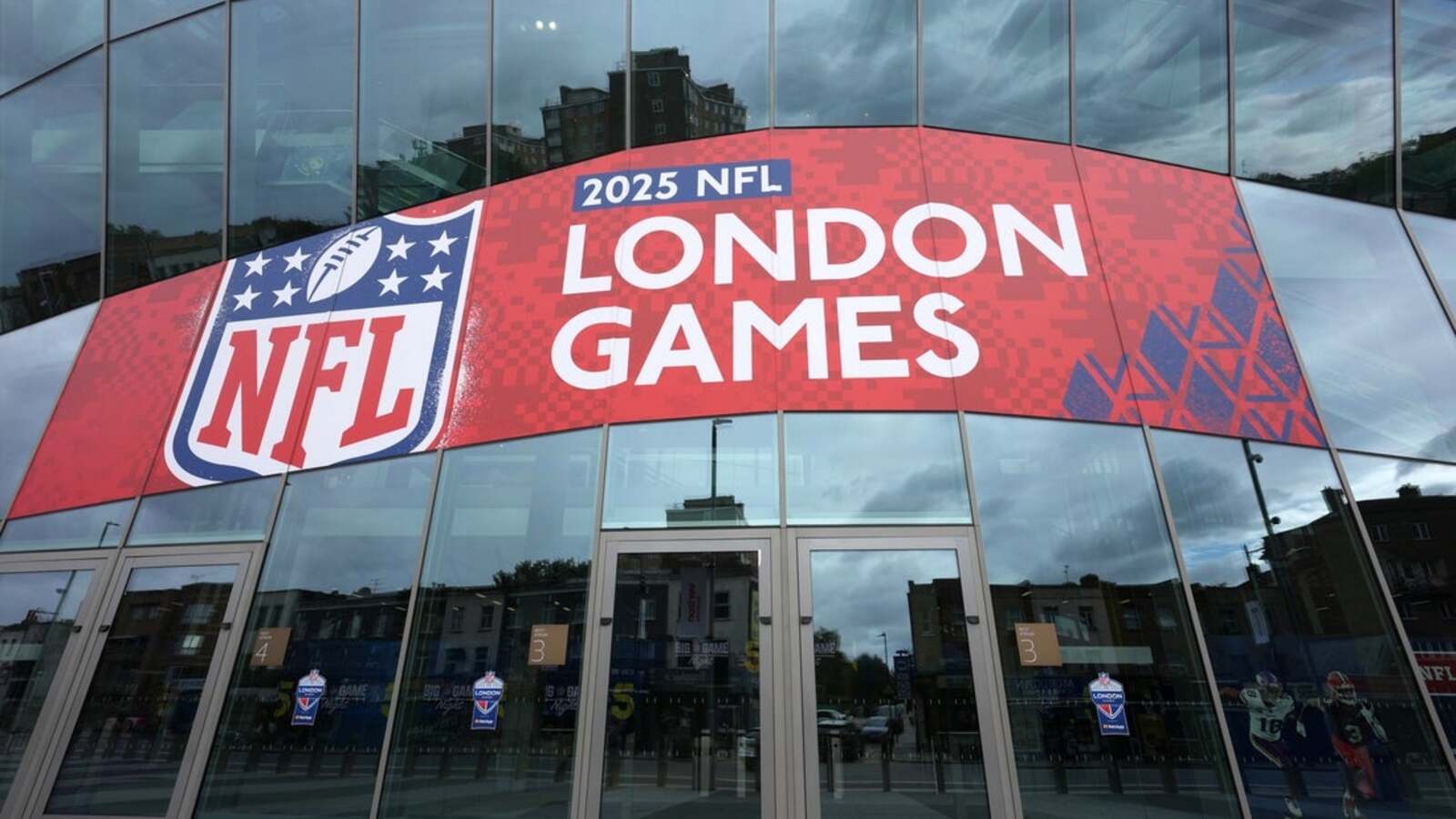 https://www.yardbarker.com/media/b/9/b91e9e56b9b343a3c91fdbd517815fcf64596e18/thumb_16x9/27244720.jpg