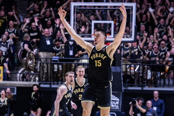 Kings Land Purdue C Zach Edey in Latest NBA Mock Draft