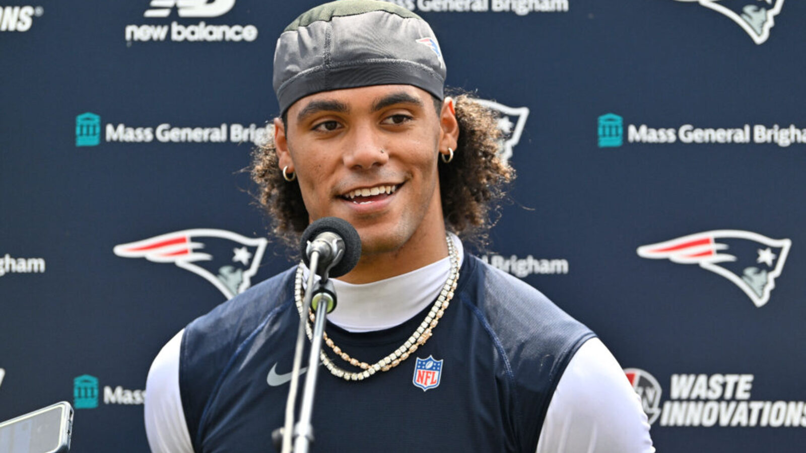 Patriots Land Bad News Regarding Christian Gonzalez Contract