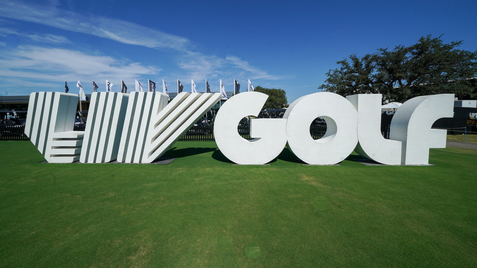 https://www.yardbarker.com/media/b/a/bad380bd37d7f403dbffa566a9273f5ebd16c5f7/thumb_16x9/pga-tour-dealt-liv-golf-potential-death-blow.jpg?v=1