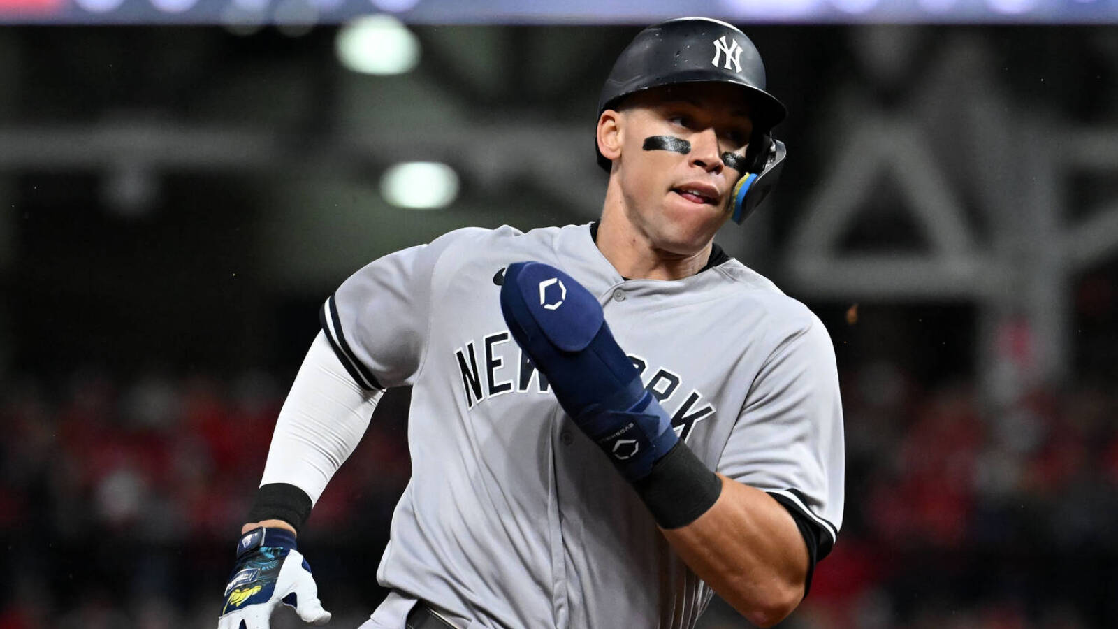 On Monday, Yankees had uniforms, eye black on ready for Game 5