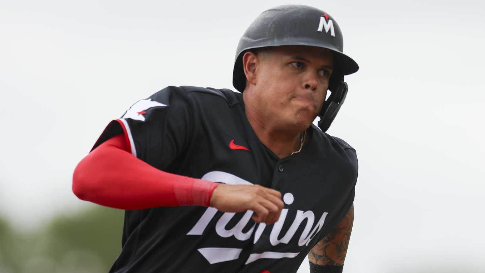 https://www.yardbarker.com/media/b/a/bae10da0c2b493964c7d60d9d302fd215cae9d4e/thumb_16x9/gio-urshela-announces-retirement-10-mlb-seasons.jpg?v=1