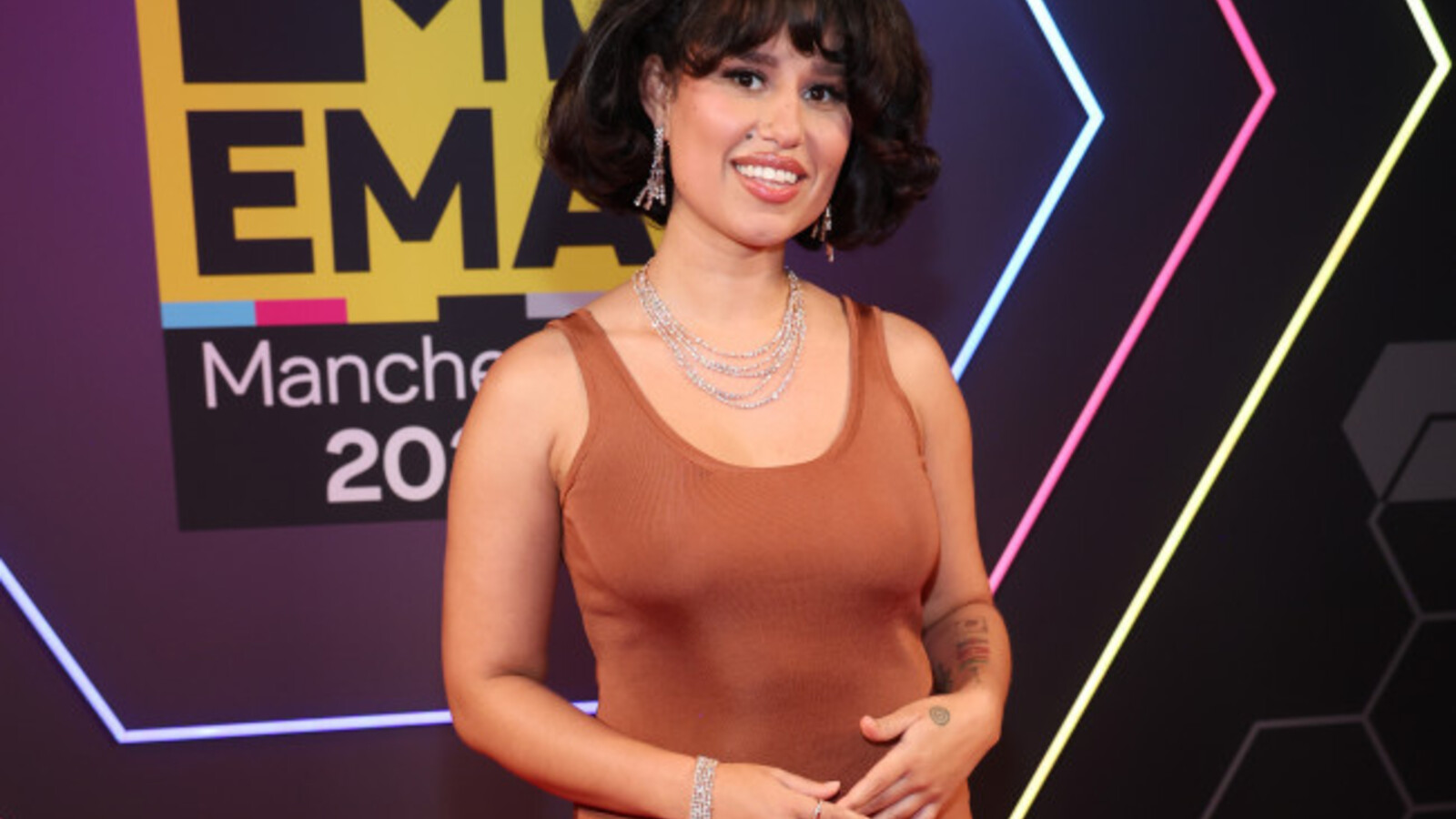 RAYE subjected to 'nasty' trolling over similarities to late Amy ...