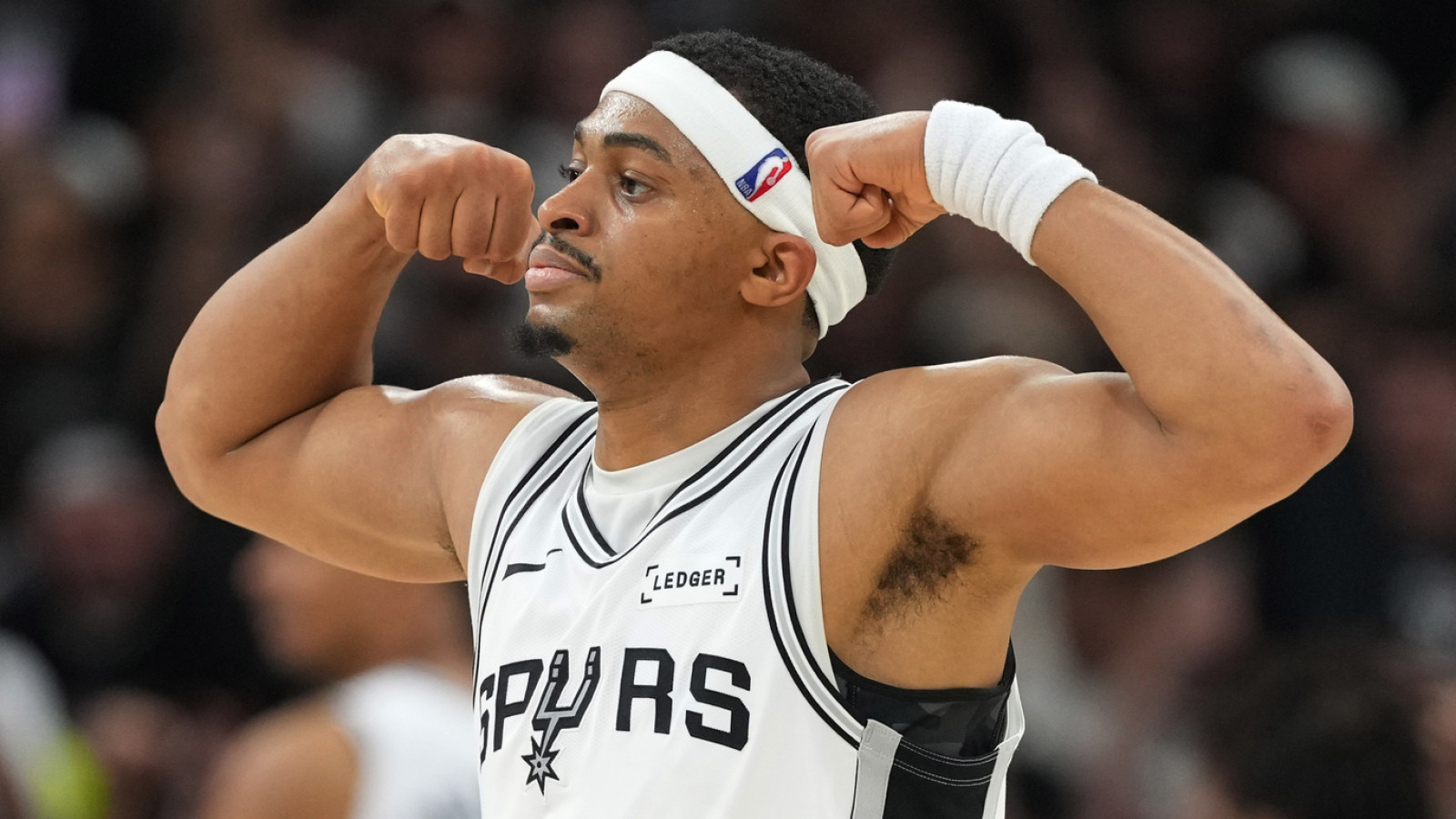 https://www.yardbarker.com/media/b/b/bb8fc1c85ef108ca5cfe1c5c6251b9dffa52cb39/thumb_16x9/keldon-johnson-key-off-bench-spurs-game-5-rout.jpg?v=1