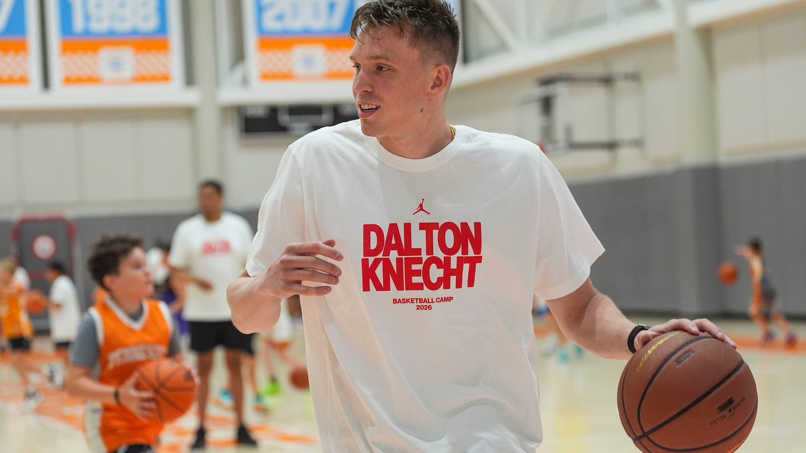 The Lakers may have finally found the right trade partner for former Tennessee Vols star Dalton Knecht