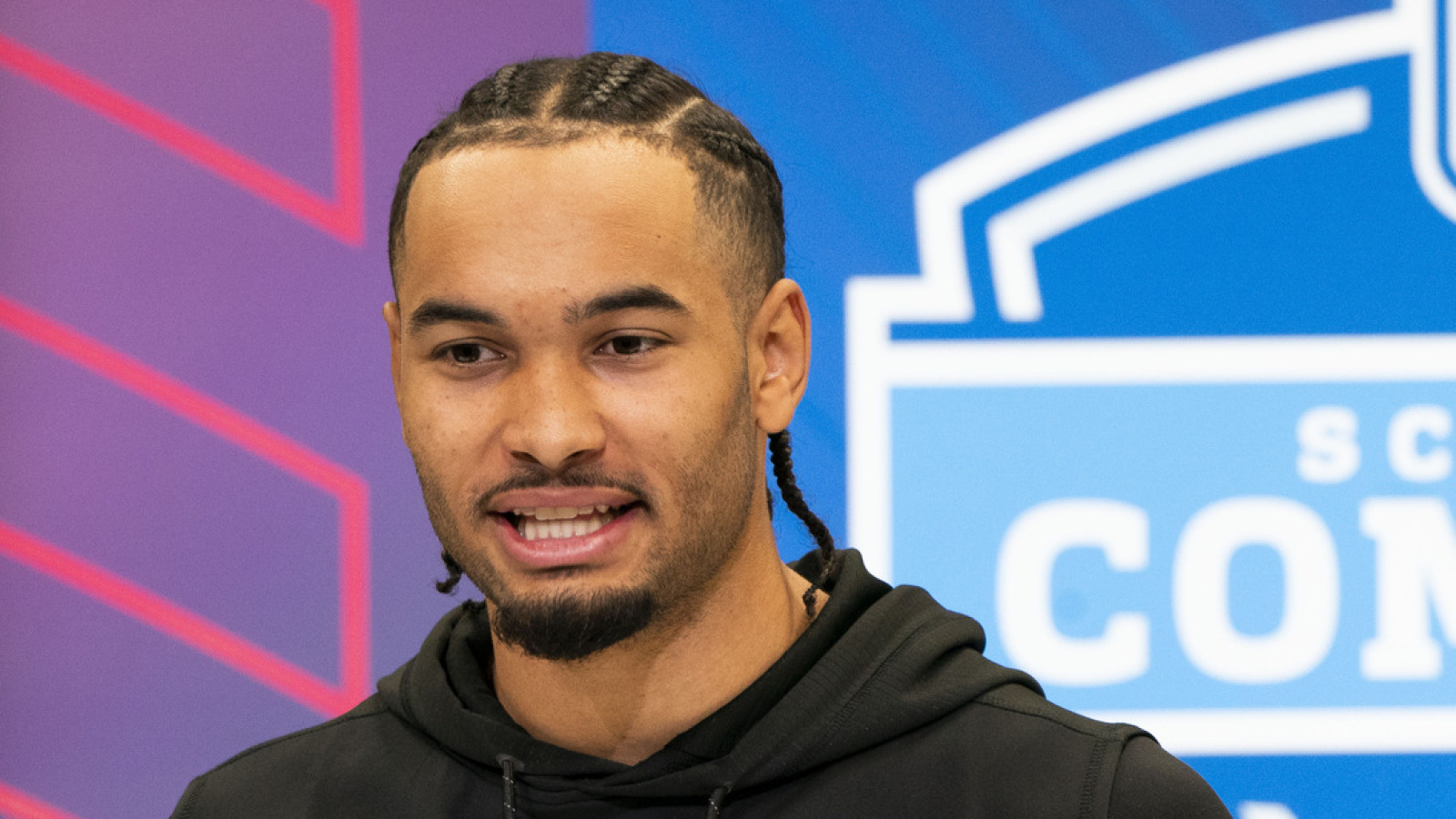 https://www.yardbarker.com/media/b/c/bc98a0b833eaec2ab0e1d061ebe13778ec8770ae/thumb_16x9/emeka-egbuka-reveals-godsend-amid-first-nfl.jpg?v=1