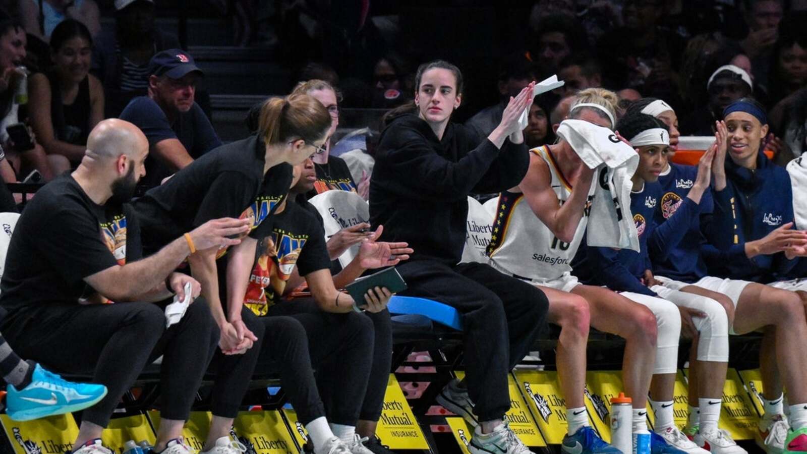 https://www.yardbarker.com/media/b/c/bccc3ba4f05c9284ad09e4648e7b69d506d9f3e6/thumb_16x9/26653164.jpg