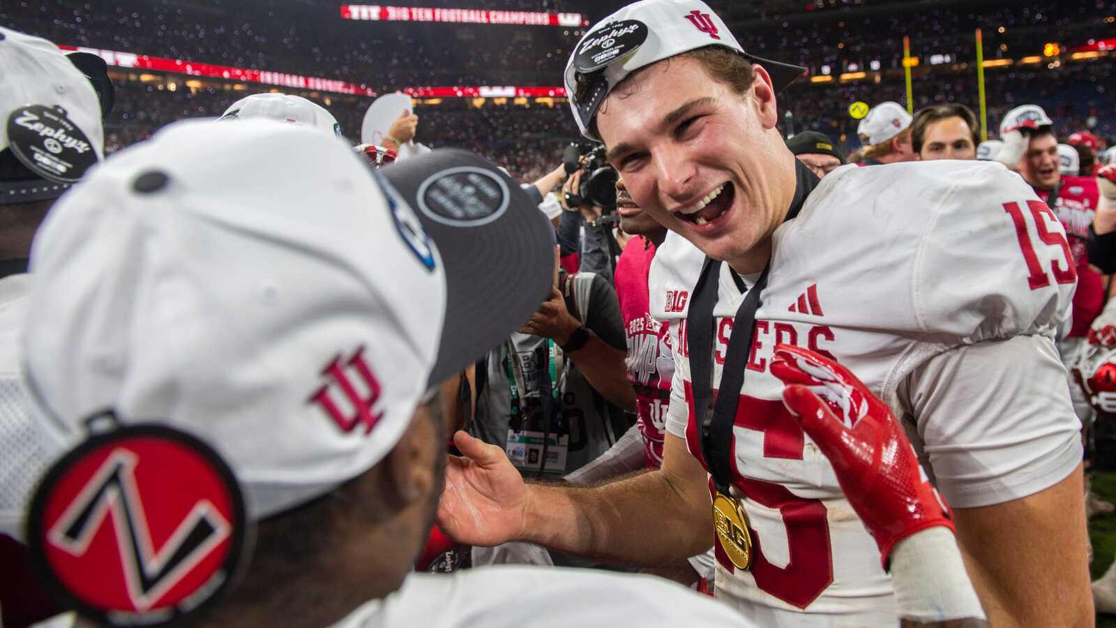 How to Watch College Football Live Without Cable December 2025 | Yardbarker