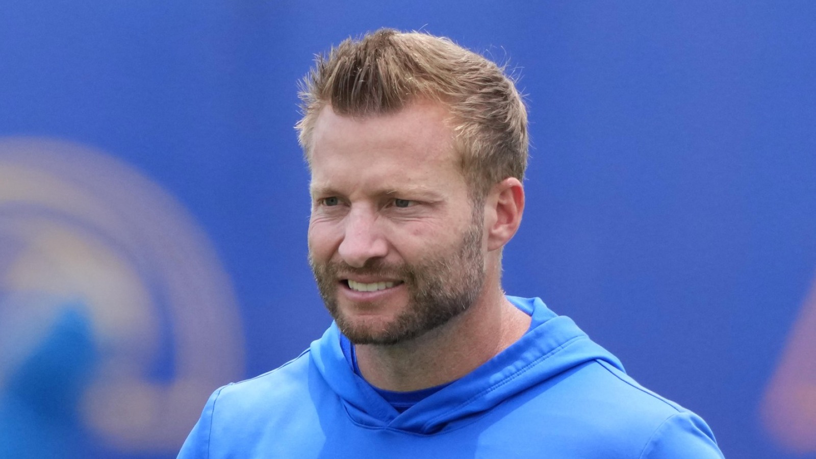 https://www.yardbarker.com/media/b/d/bd0b8a083e3b6f167fb935ea0986ce8c47dc12cb/thumb_16x9/rams-sean-mcvay-addresses-aaron-rodgers-rumors.jpg?v=1