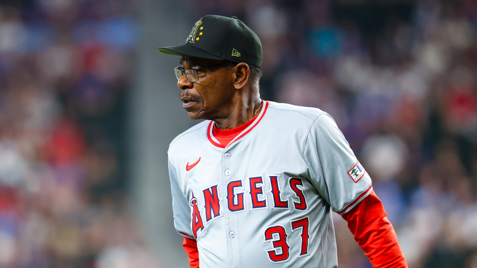Angels manager earns 700th career win