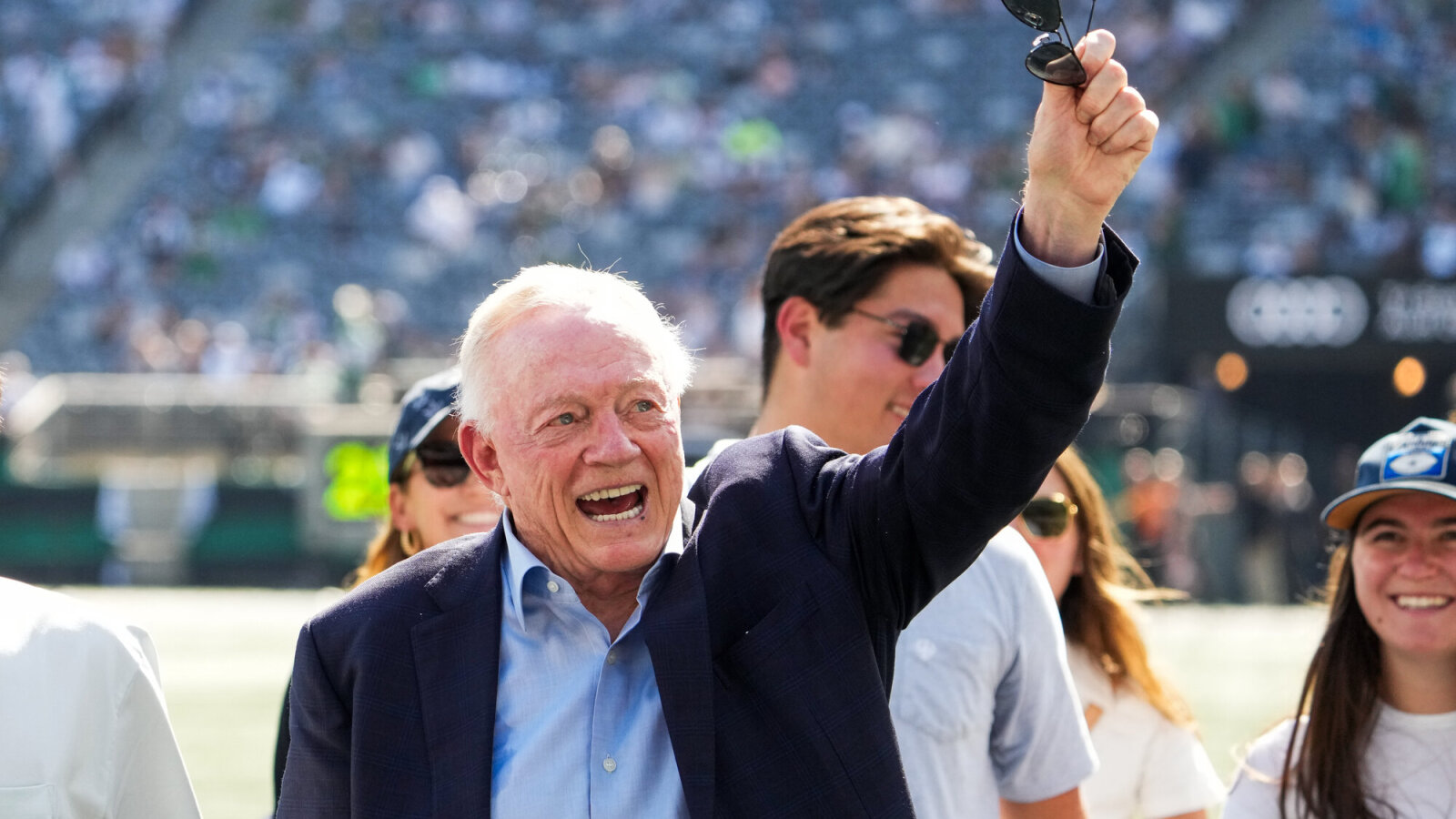 Jerry Jones claims Jets turned down absurd trade offer involving Micah Parsons, Quinnen Williams 