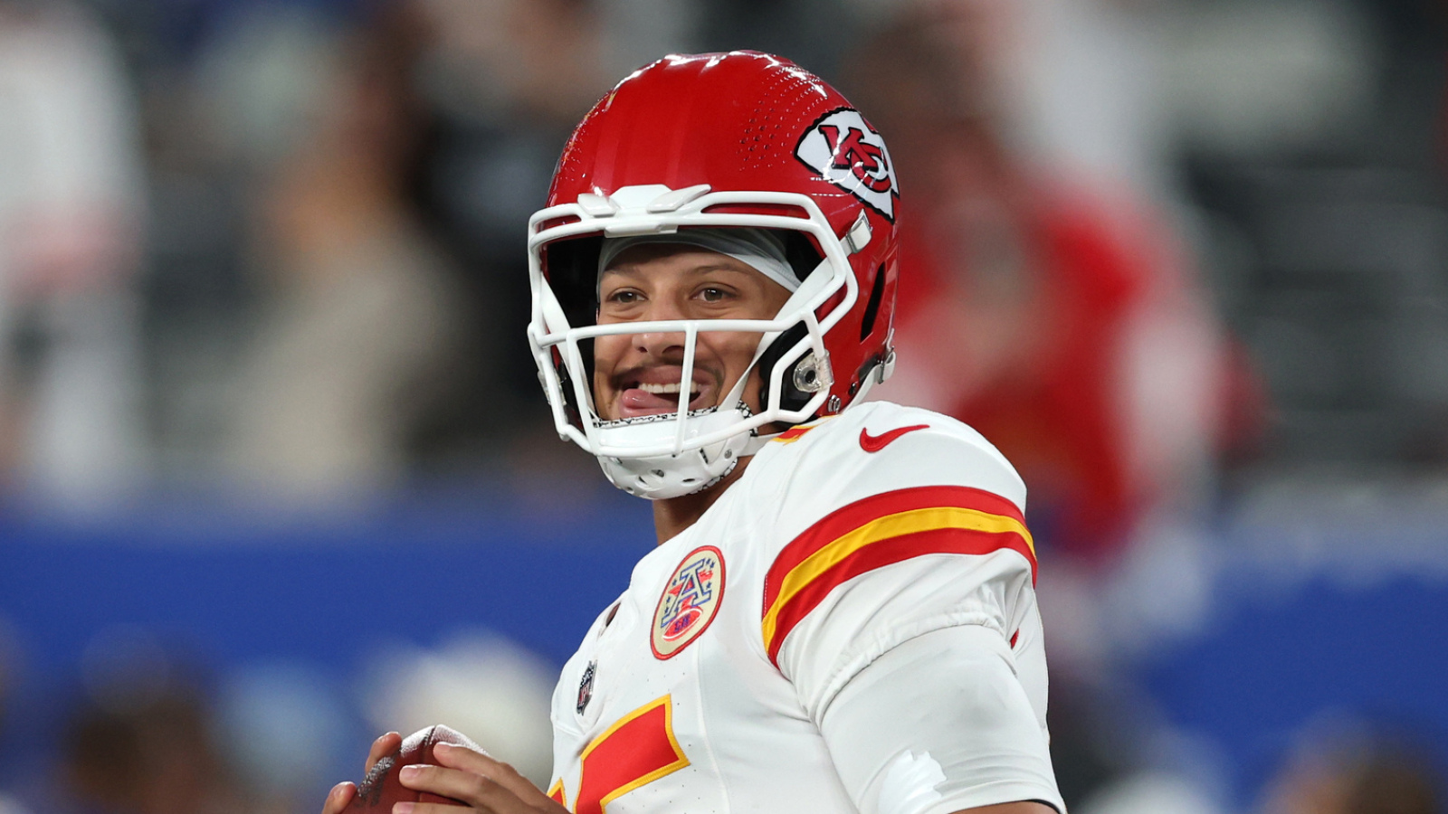 https://www.yardbarker.com/media/b/d/bda613a86bc09f1e73d61f99f42e69864713f4b9/thumb_16x9/patrick-mahomes-knows-blame-chiefs-offensive.jpg?v=1