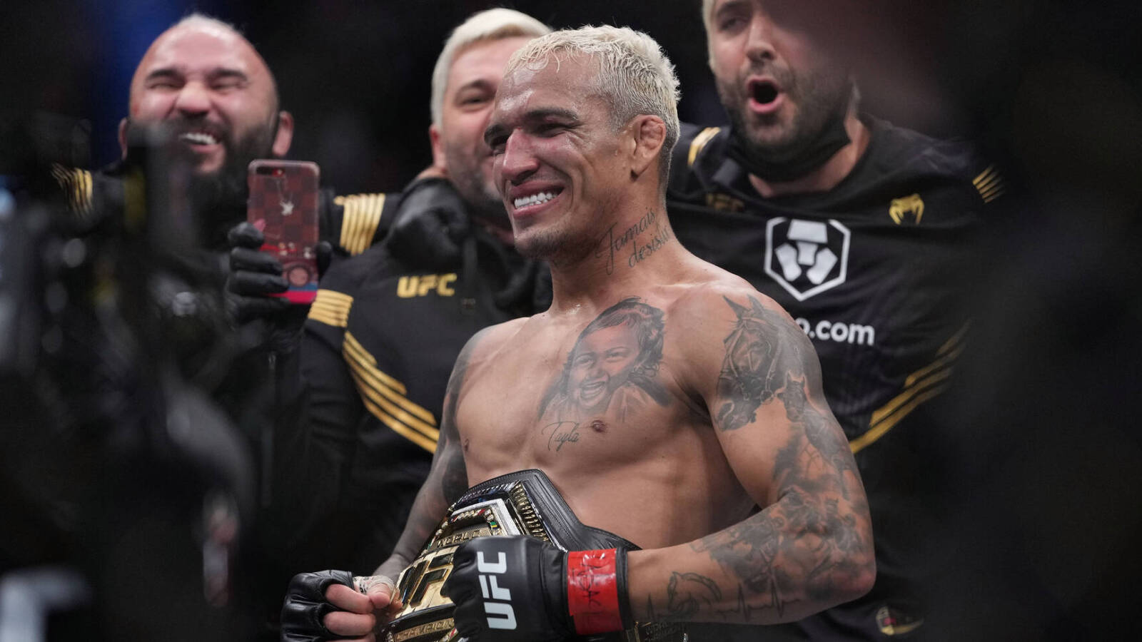 UFC releases statement on Oliveira's weight miss ahead of UFC 274 - Vimarsana News