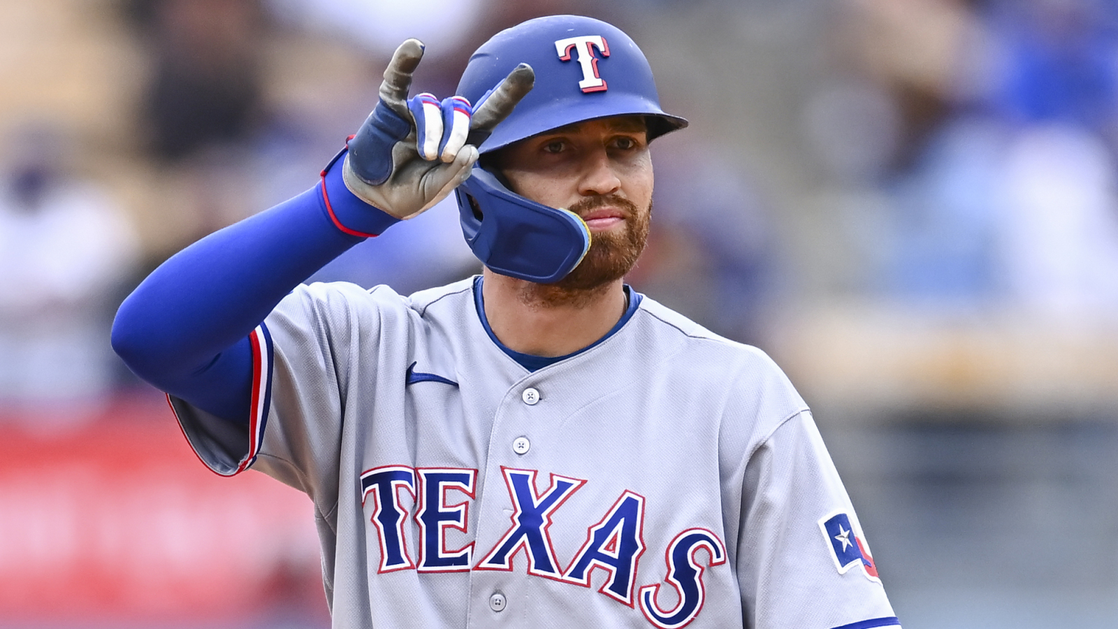 https://www.yardbarker.com/media/b/d/bdd1eaaf9226a65103c66283970ea528a6e28e42/thumb_16x9/alonso-helped-convince-nimmo-accept-trade-mets.jpg?v=1