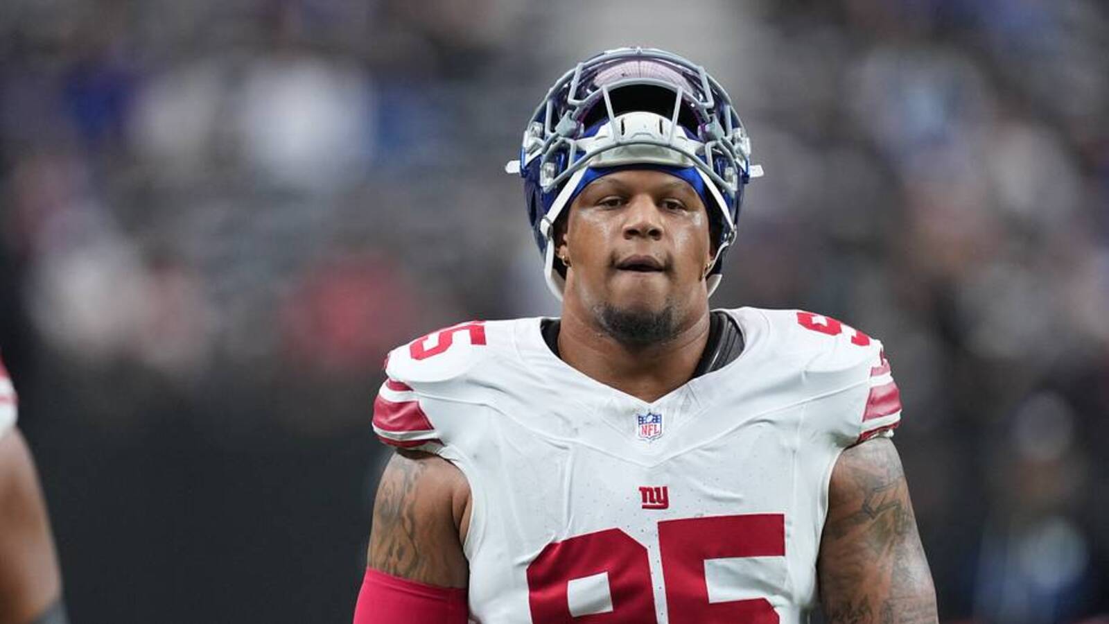 Giants Officially Lose Roy Robertson-Harris for the Season, Bolster Secondary With Two Signings