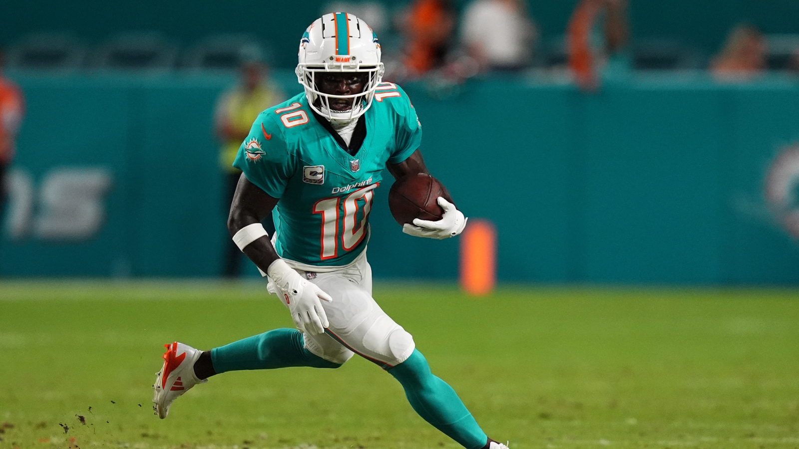 Tyreek Hill crudely jokes about Tua Tagovailoa’s return with an