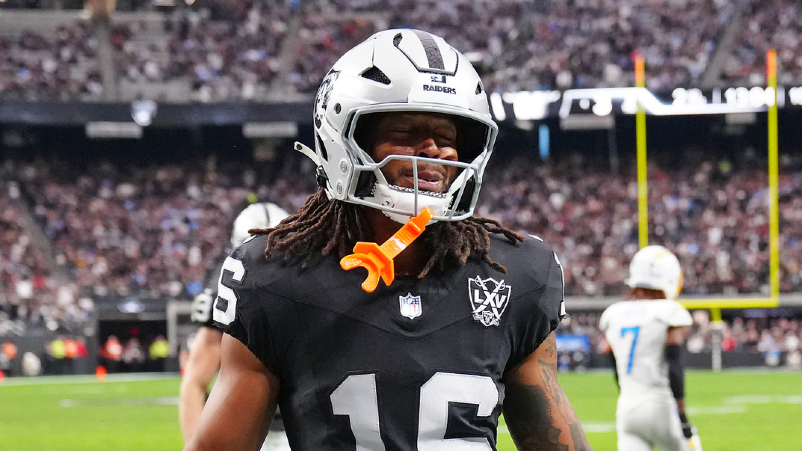 https://www.yardbarker.com/media/b/d/bdfcc72996f57c0e4f3e1cc5d5c45340421c7af3/thumb_16x9/key-raiders-receiver-wants-traded-team.jpg?v=1