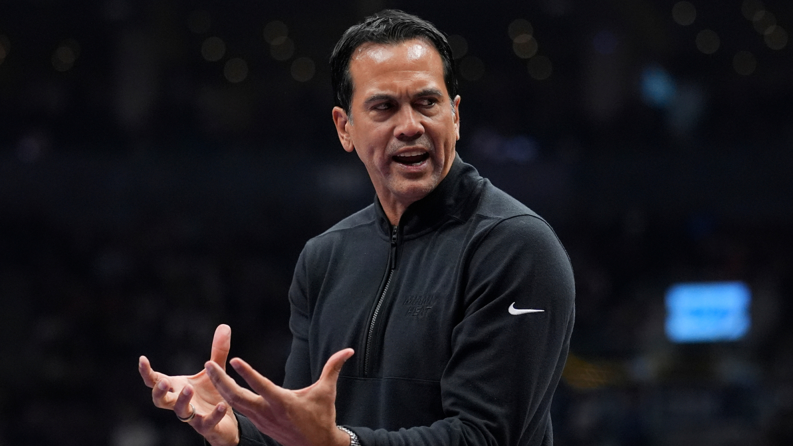 https://www.yardbarker.com/media/b/e/be39b1cf31688ec9ee5a254f37ab437b6c256814/thumb_16x9/erik-spoelstra-rips-lamelo-ball-dangerous-play.jpg?v=1