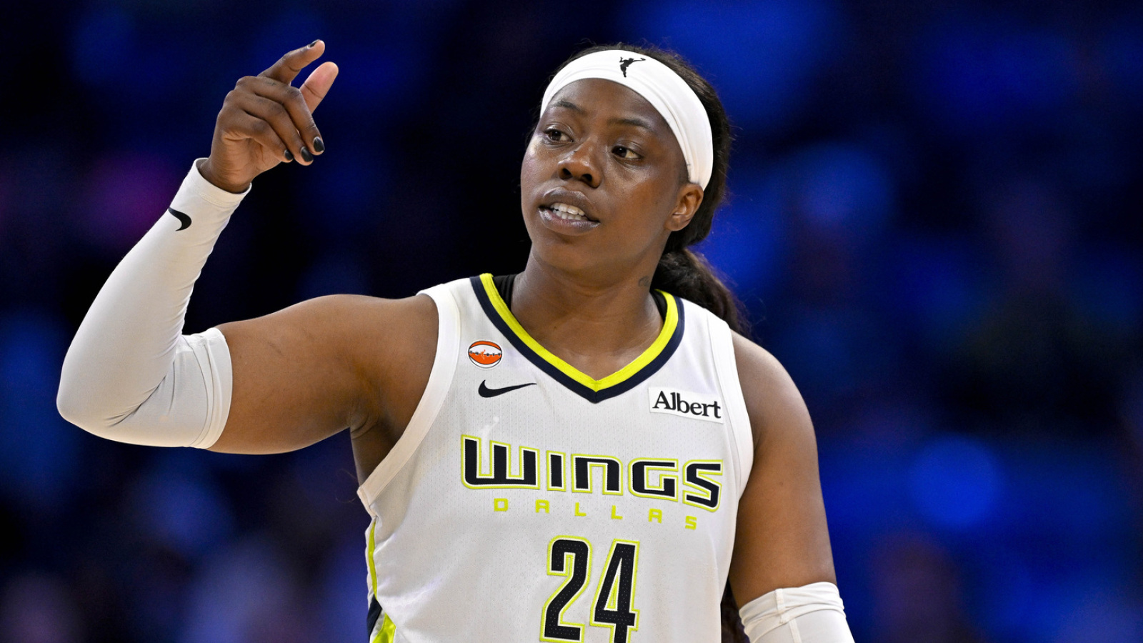 https://www.yardbarker.com/media/b/e/be5e56b179655bd127909a2289a73e71d1efa29e/thumb_16x9/wnba-playoffs-arike-ogunbowale-saves-wings-season.jpg?v=1