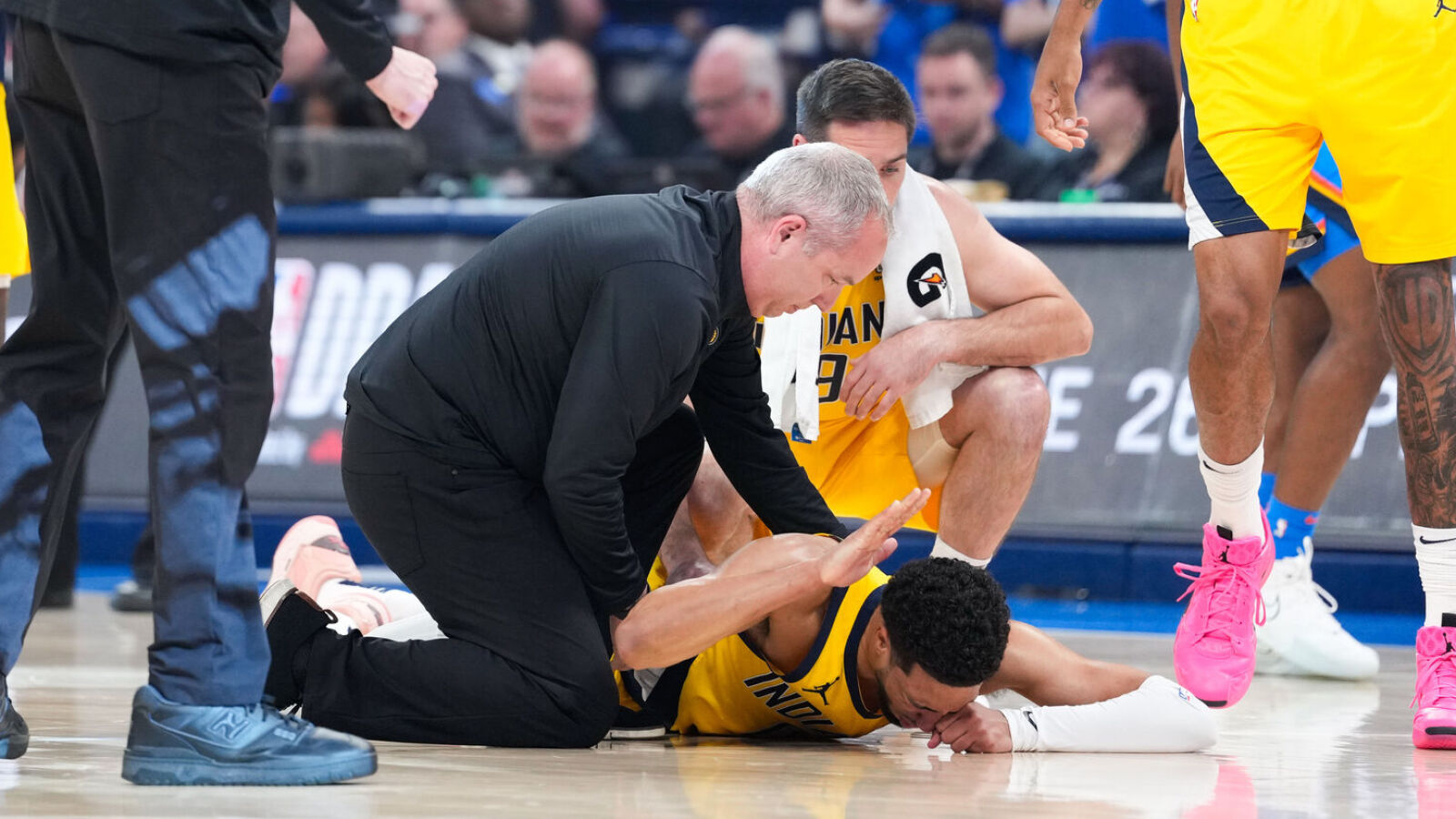 https://www.yardbarker.com/media/b/e/be81df54614d4752d5ff1522a047d0ac98869f80/thumb_16x9/pacers-tyrese-haliburton-leaves-game-7-non.jpg?v=1