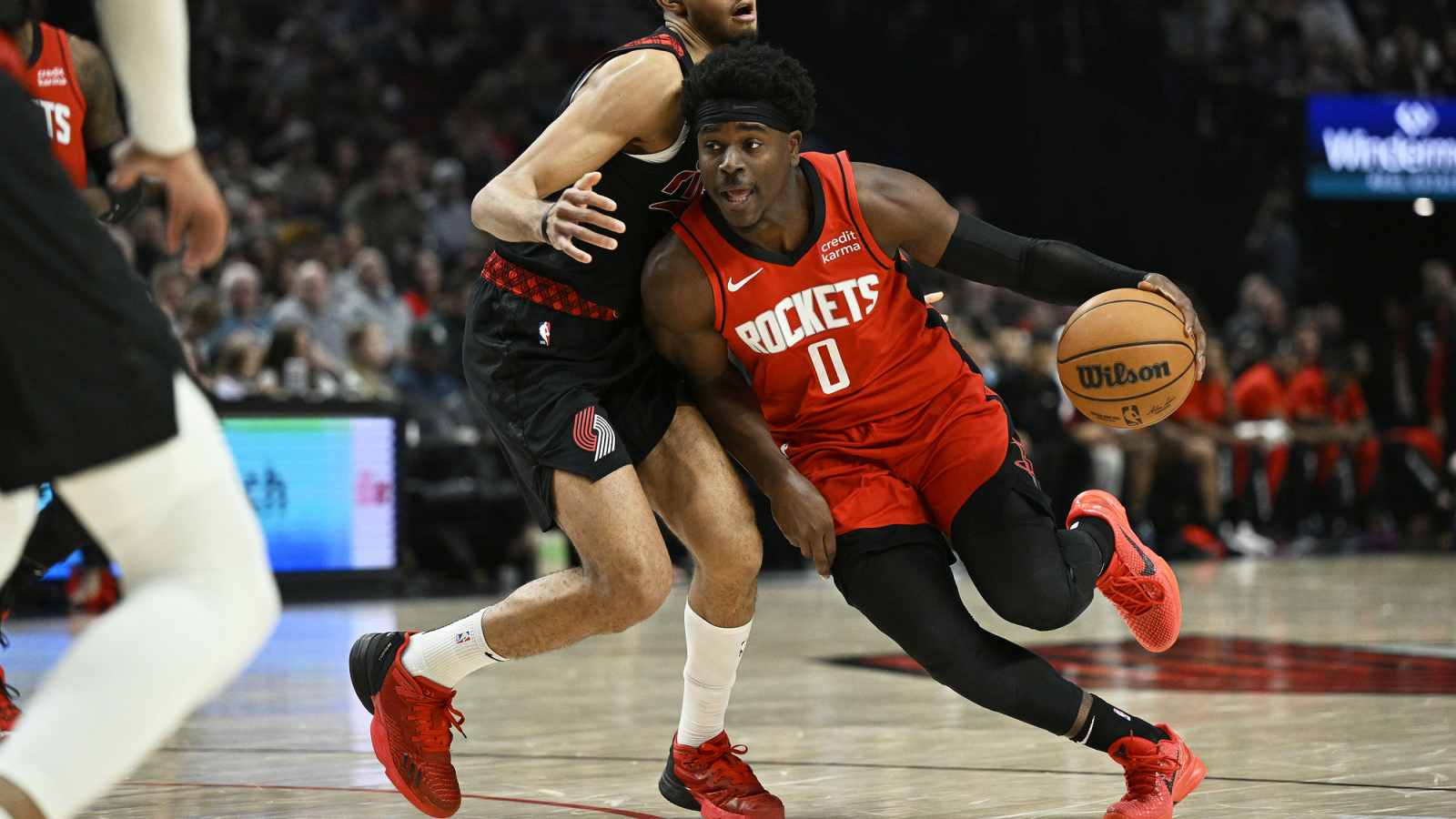 Report: Aaron Holiday plans to re-sign on two-year, $10 million ...