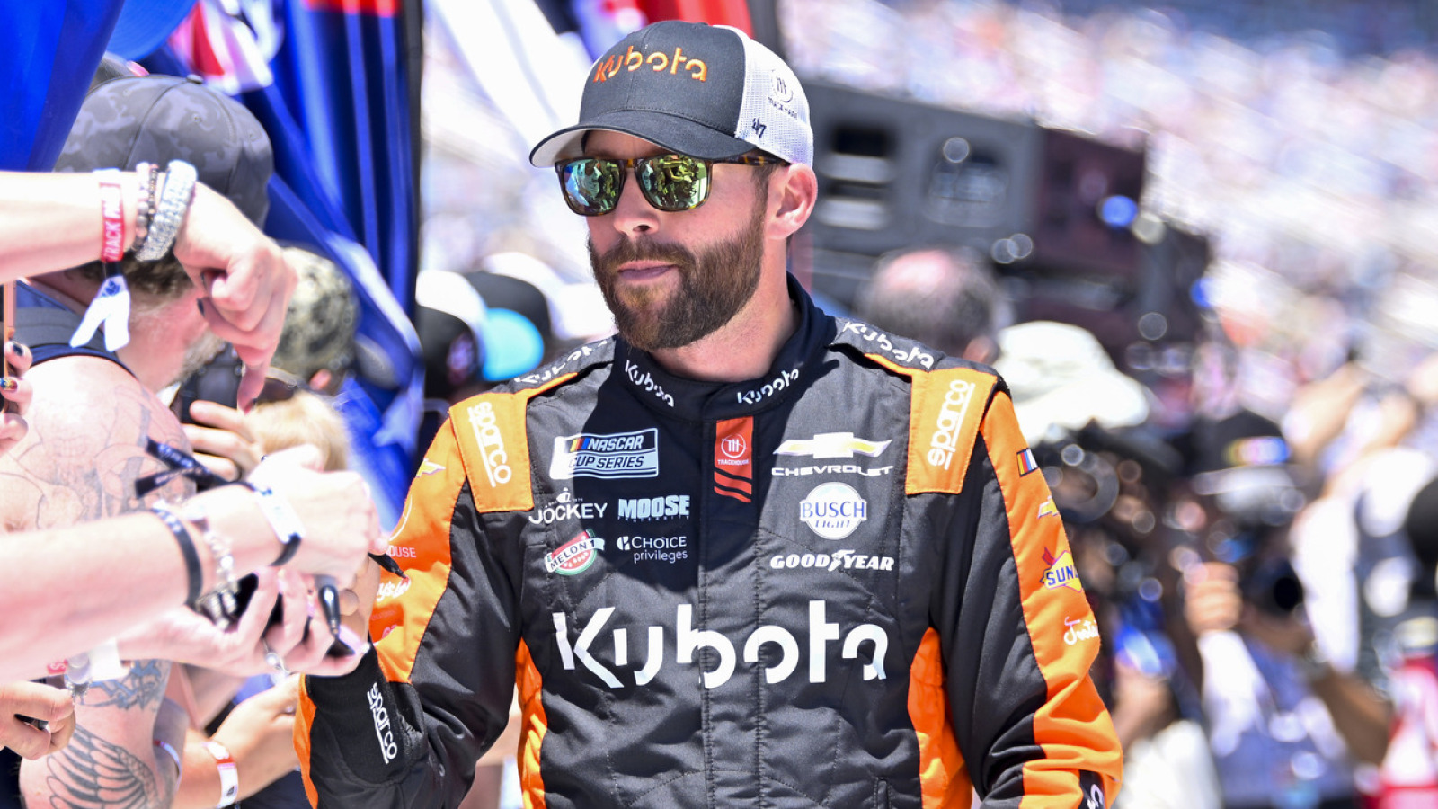 https://www.yardbarker.com/media/b/e/bedec1b376b768e35f6dc30dce54ac5b7fb16dfa/thumb_16x9/ross-chastain-wins-nascar-oreilly-series-race.jpg?v=1