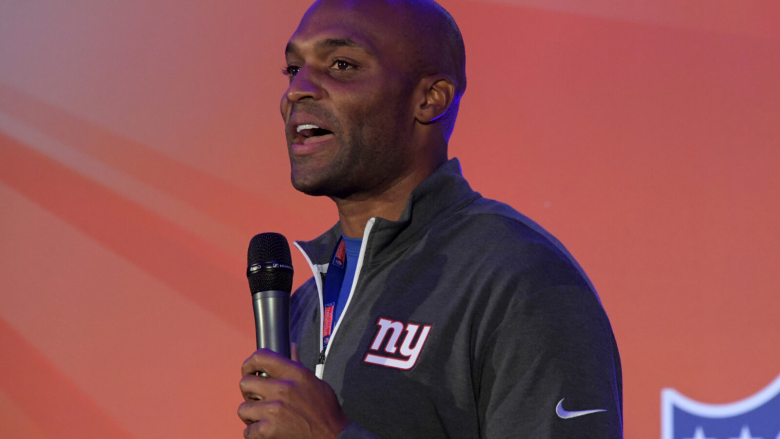 'Looking Like Poop!' Giants Legend Goes on Viral Rant | Yardbarker