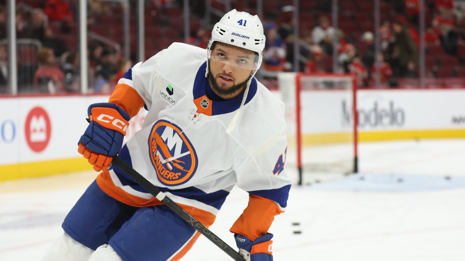 Islanders Sign Marshall Warren To One-Year Extension