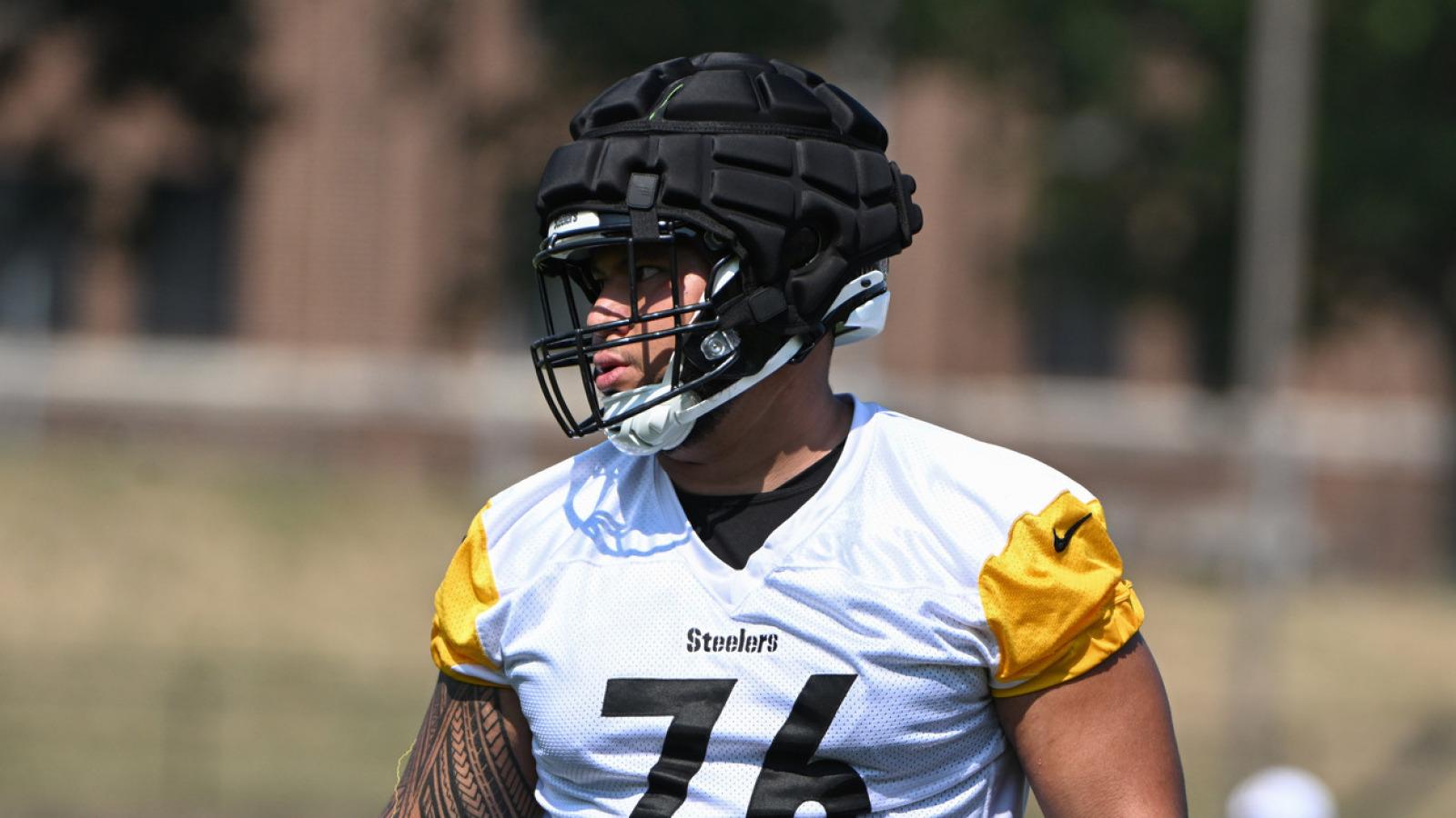 https://www.yardbarker.com/media/b/f/bf456b8815a38d277abe962bff662f3b75af20f3/thumb_16x9/jul-28-2024-latrobe-pa-usa-pittsburgh-steelers.jpg?v=1