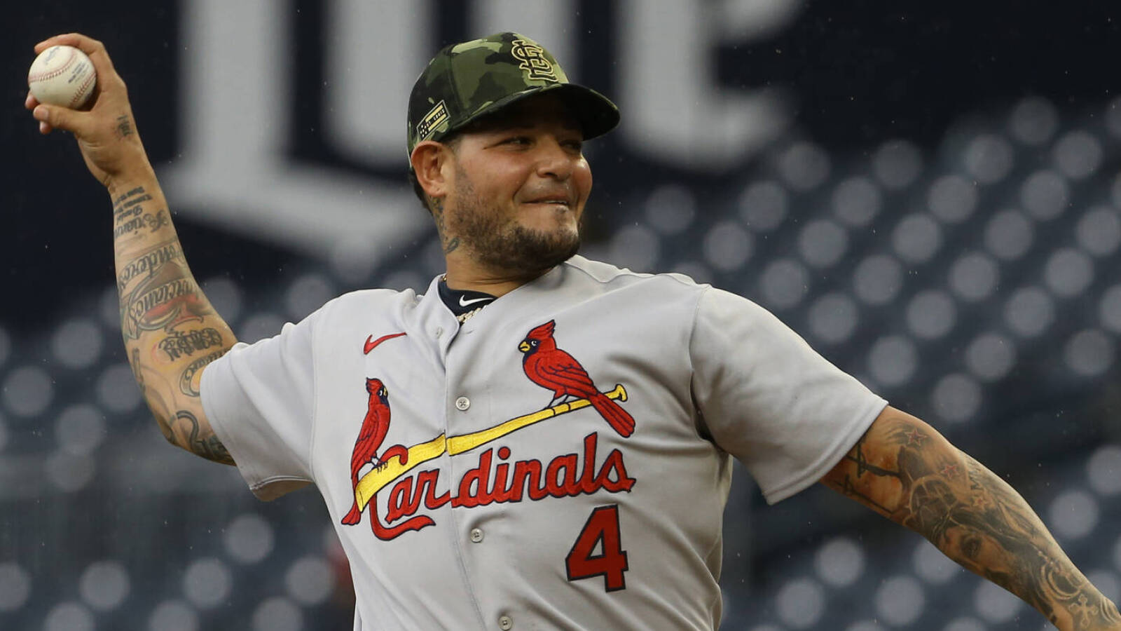 Yadier Molina expected to land on IL with knee soreness - Vimarsana News