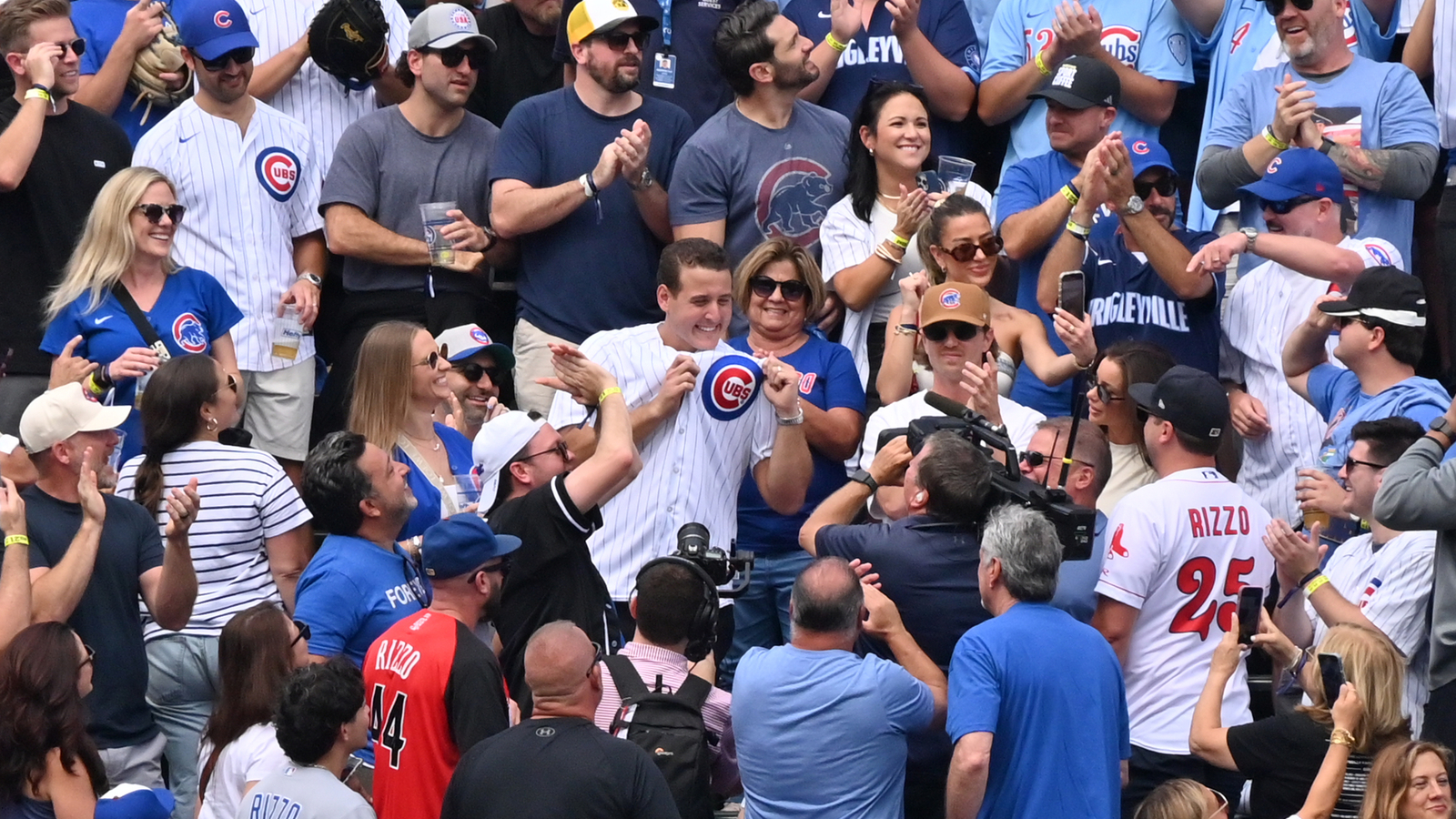 Anthony Rizzo nearly caught Cubs player's first MLB home run | Yardbarker
