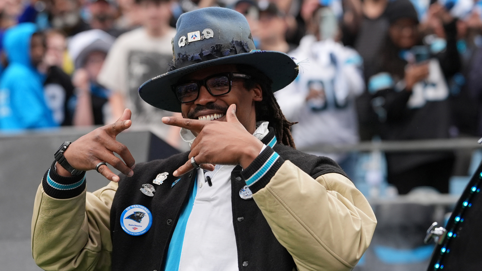 https://www.yardbarker.com/media/b/f/bfe32a85fdbb945435197895c1dd02d0ea9e305f/thumb_16x9/cam-newton-got-panthers-fans-so-hyped-before-wild.jpg?v=1
