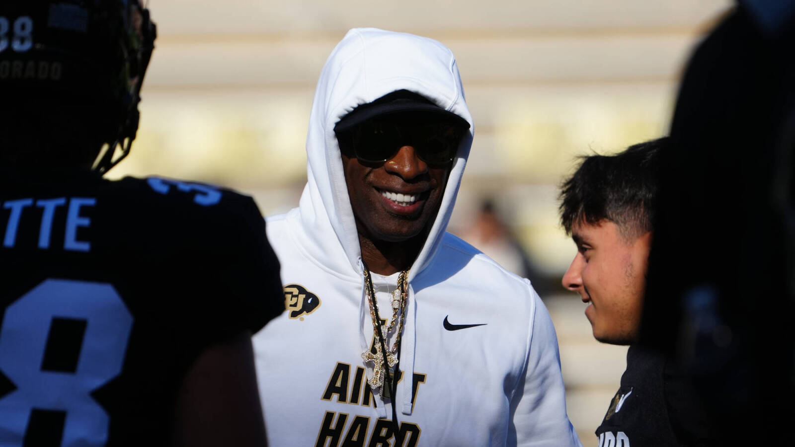 Deion Sanders says top recruits are blowing up his phone Yardbarker