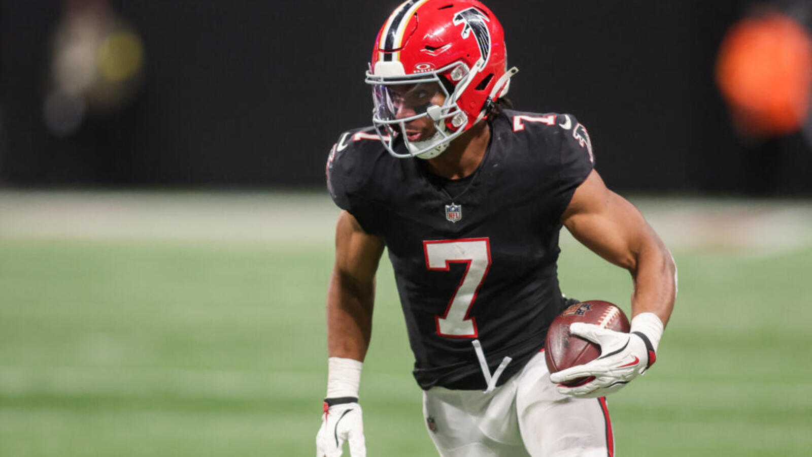 Bijan Robinson Becomes NFL's Highest-Paid Running Back with Falcons