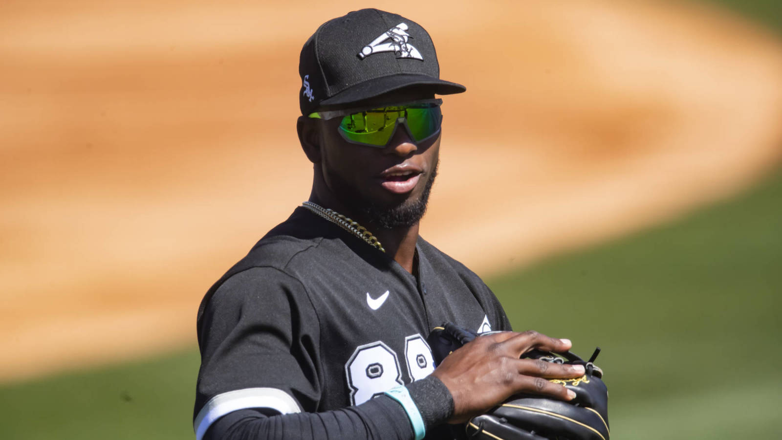 White Sox activate Gold Glover Luis Robert of IL