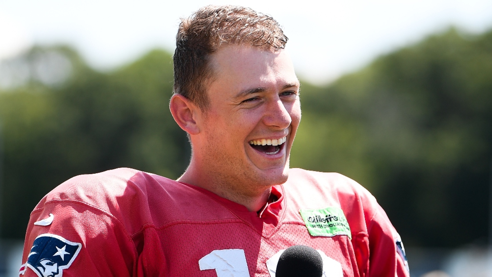 Mac Jones reflects on what he learned from Jalen Hurts at Alabama Yardbarker