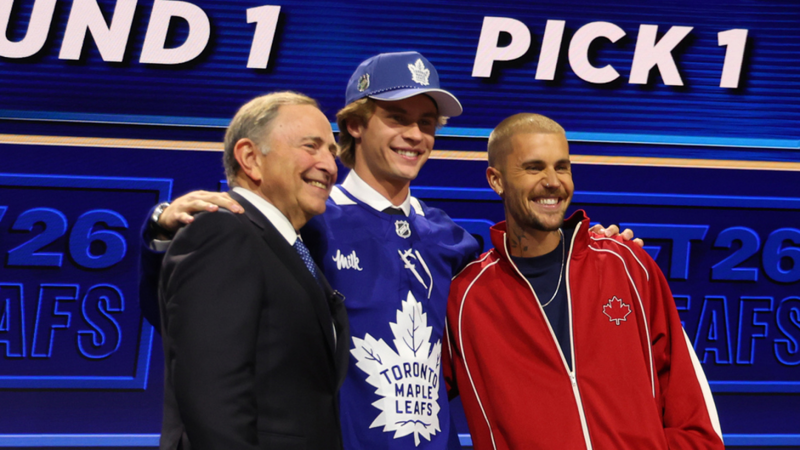 https://www.yardbarker.com/media/c/1/c1789e87d71fd5dd681b5527e80a51fd412df854/thumb_16x9/first-overall-nhl-draft-picks-quiz.jpg?v=1