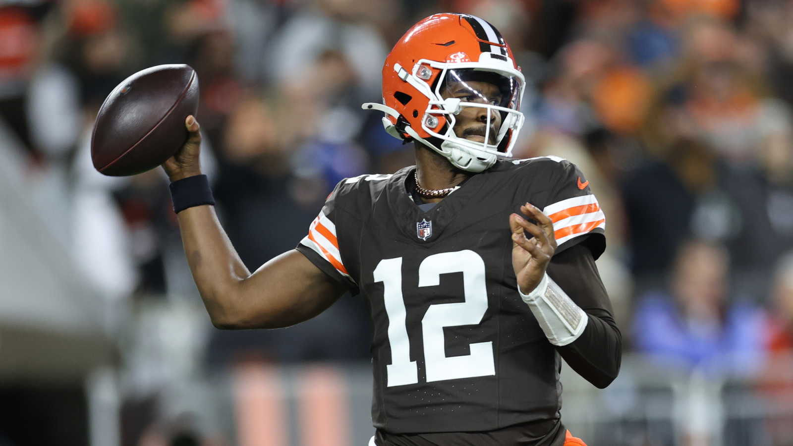 https://www.yardbarker.com/media/c/1/c17a9ff8f6dfcaa92d86c04bc004d5dd66157e96/thumb_16x9/shedeur-sanders-sees-first-nfl-action-browns-loss.jpg?v=1