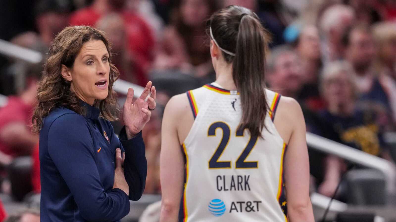 https://www.yardbarker.com/media/c/1/c17dbc86bf95c90cc40850e007915f4bc00a163e/thumb_16x9/fevers-stephanie-white-rips-referees-over-caitlin.jpg?v=1
