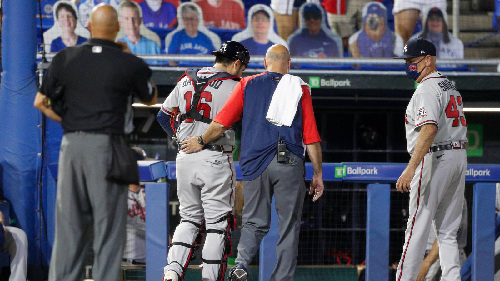 Braves to place Travis d'Arnaud on 10-day injured list
